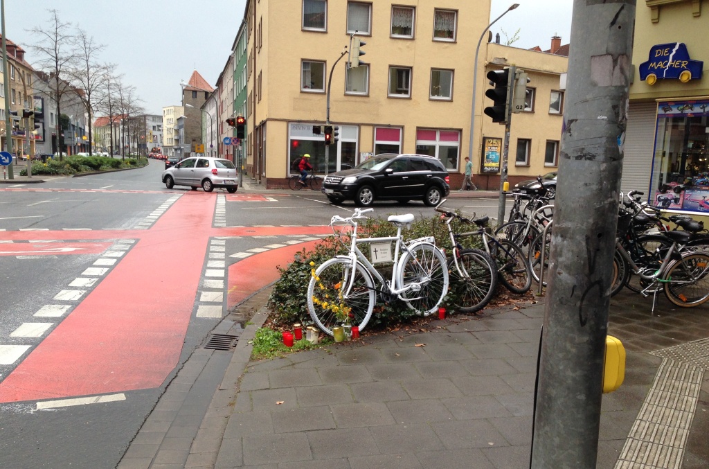 Ghost Bike Kommenderiestraße (2)