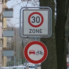 [Gastbeitrag] Pilotprojekt in Karlsruhe verbietet das Überholen von Radfahrern
