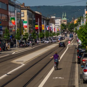 Stadt Kassel erhält Deutschen Verkehrsplanungspreis für Friedrich-Ebert-Straße